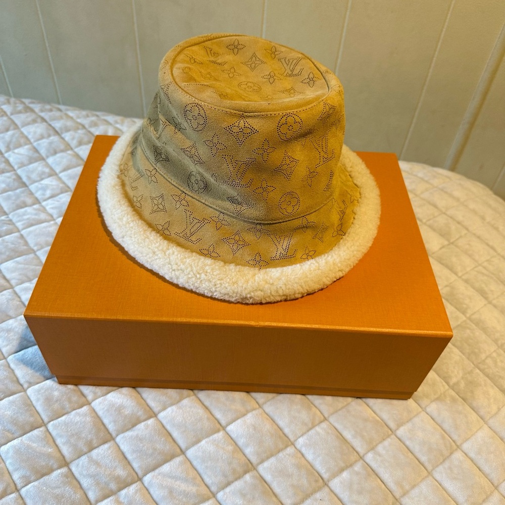 Louis Vuitton Tan Bucket Hat with Shearling Trim - Picture 2 of 3